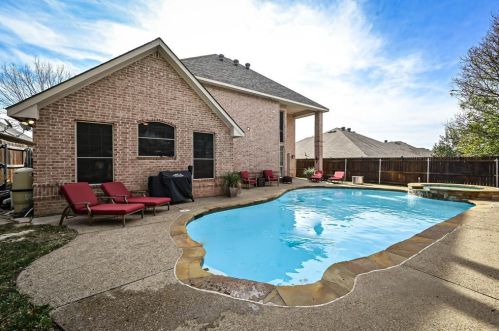 10512 Stonehill Dr, Fort Worth TX  76126-4547 exterior