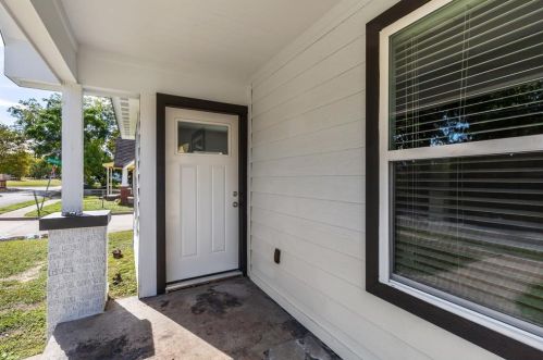 2611 Burger Ave, Dallas, TX 75215-3512