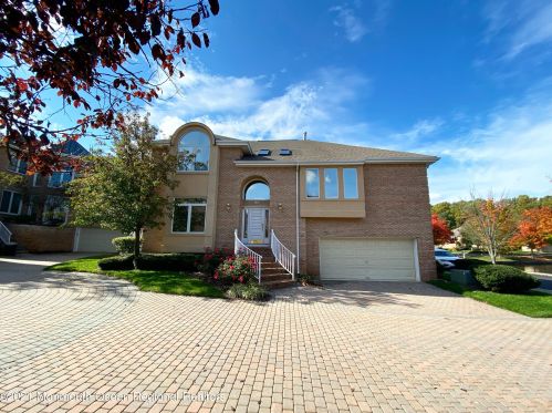 155 Stanwick Ct, Holmdel Village, NJ 07733-2539