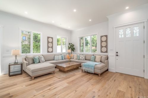 918 Peck Ave, Manhattan Beach, CA 90266-6133