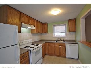 21 Braeburn Ln, Middletown, CT 06457-1622