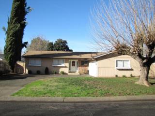 6940 Reflection St, Redding, CA 96001-5406