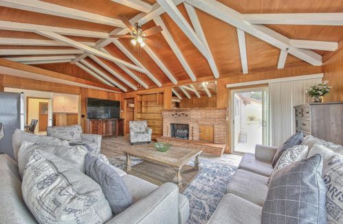 1024 Highland St, Seaside CA 93955-6103 exterior