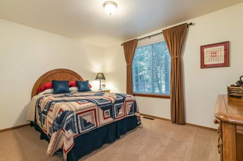 316 Skidder Trl, Truckee CA  96161-3927 exterior