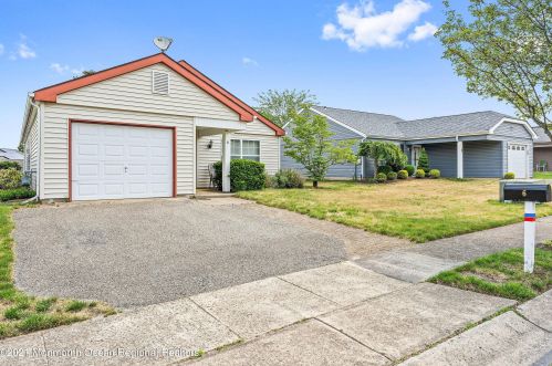6 Newbury Row, Lakehurst, NJ 08759-6602