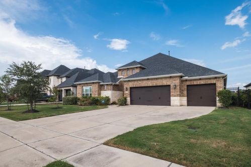 318 Round Lake Dr, Richmond TX  77469-1159 exterior