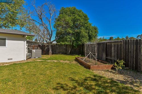 4375 Dorset Ct, Concord CA  94521-4220 exterior