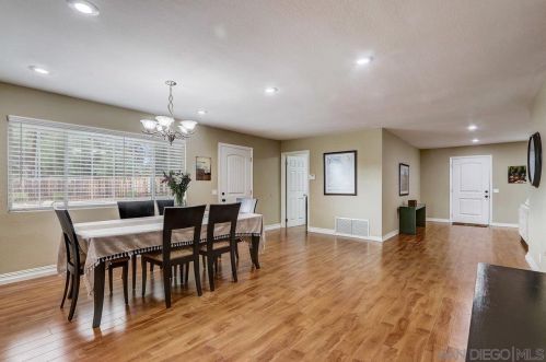 145 El Valle Opulento, Vista CA 92083-7708 exterior