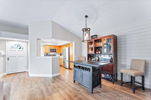 537 Hollydale Ln, Anaheim CA  92808-1931 exterior