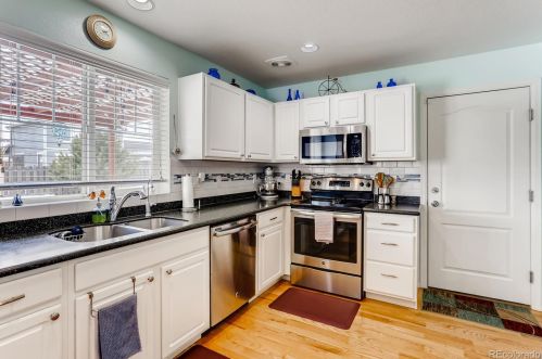 25834 Maple Dr, Aurora CO 80018-4597 exterior