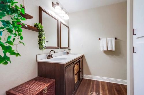 1566 La Vine Ln, Vista CA  92084-7268 exterior