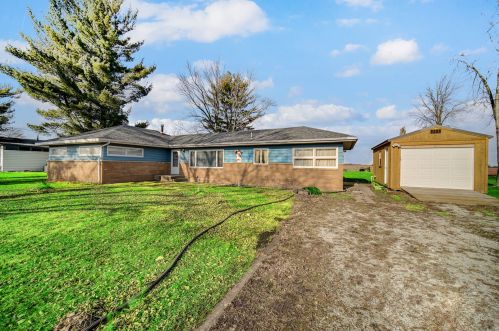11775 3500n Rd, Momence, IL 60954-3117