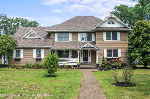 112 Frog Hollow Rd, Lacey, NJ 08731-4321
