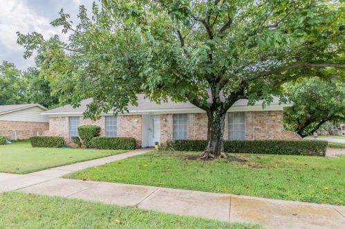 5225 Cloyce Ct, Fort Worth, TX 76180-6747