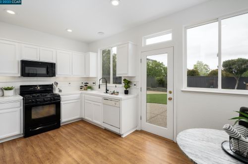 2838 Gelding Ln, Livermore, CA 94551-8821
