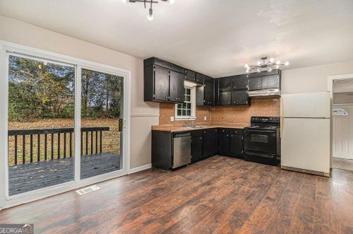 1091 Mountain View Rd, Conyers GA  30012-4024 exterior