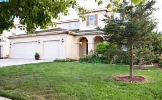 5943 Perez Ave, Visalia, CA 93291-8508