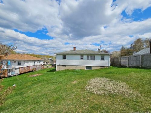 62 Sierra St, Waterbury, CT 06704-2838