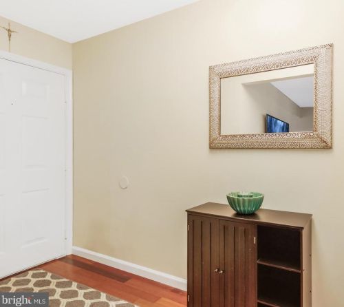 120 Prosperity Ave, Leesburg, VA 20175-4163