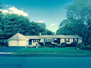 35 Eastwood Dr, Plantsville, CT 06479-1308