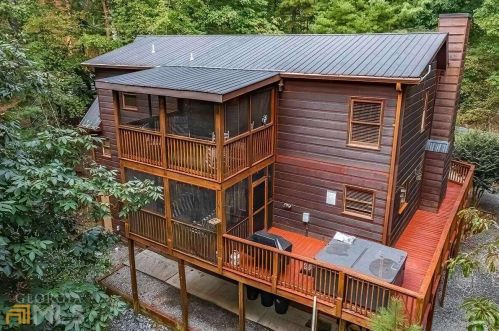 1511 Newport Dr, Ellijay, GA 30540-6249