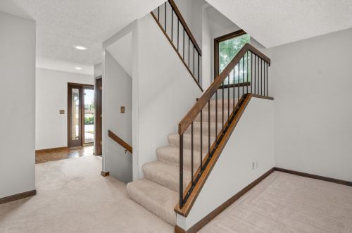 1604 Gingercreek Ct, Sycamore IL 60178-2722 exterior