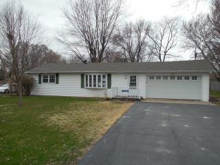 2540 Sportsman Club Rd, Bourbonnais, IL 60914-4387