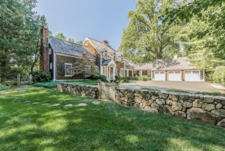 14 Indian Spring Trl, Tokeneke, CT 06820-2109