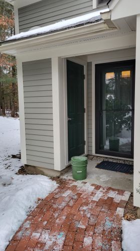 380 Ocean Rd, Portsmouth, NH 03801-6049
