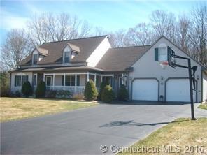 2 Kazersky Dr, Wallingford CT  06492-5625 exterior