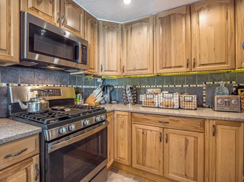 235 Apple Knoll Dr, Big Basin, CA 95006-8739