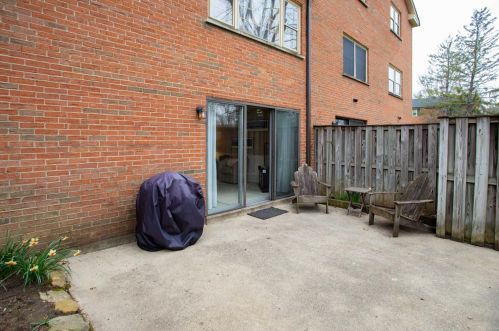 19 Creekwood Sq, Cincinnati OH 45246-3838 exterior