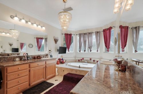 11364 Pondhurst Way, Riverside CA  92505-3471 exterior
