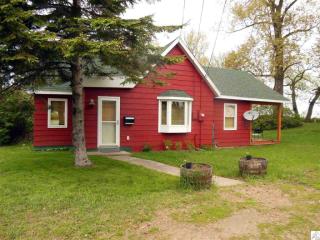 1140 Lake Ave, Duluth, MN 55802-2410
