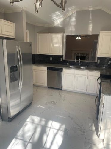 2713 Sedgeway Ln, Carrollton TX  75006-2157 exterior