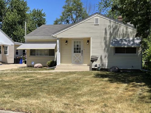 2011 Dresden Ave, Rockford, IL 61103-3818