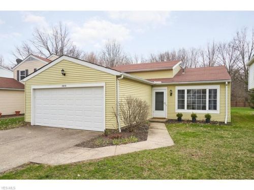 9978 Magnolia Dr, Cleveland OH 44138-2702 exterior