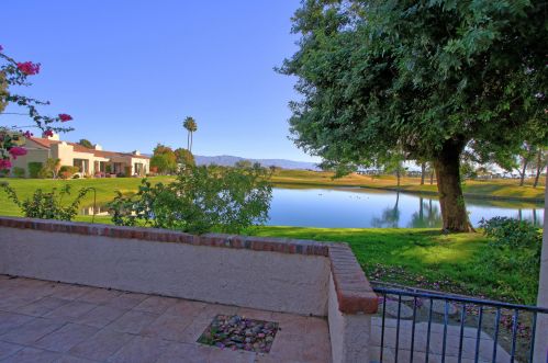 656 Hospitality Dr, Rancho Mirage, CA 92270-1348