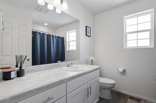 4568 Quemoy St, Aurora CO  80019-6025 exterior