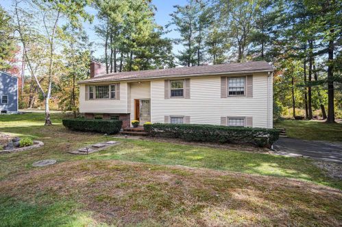 12 Olde Coach Rd, Derry, NH 03038-3722