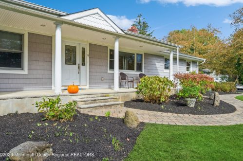 6 Windingbrook Way, Holmdel Village, NJ 07733-2326
