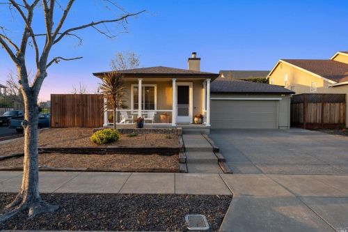 198 Decanter Cir, Windsor, CA 95492-6654
