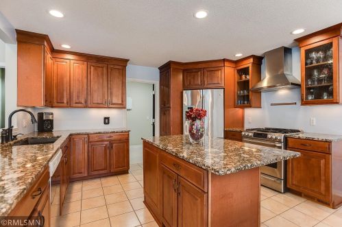 541 Dorland Rd, Saint Paul MN  55119-6781 exterior