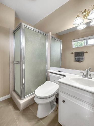 4411 Dunsmore Ave, Glendale CA  91214-2529 exterior