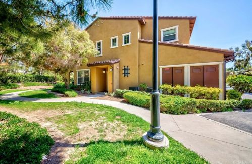 145 Pathway, Irvine CA  92618-8846 exterior