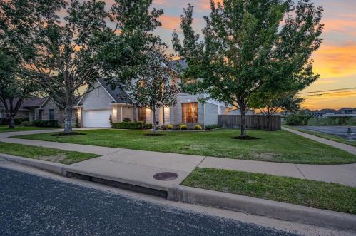 15920 Braesgate Dr, Austin TX  78717-4817 exterior