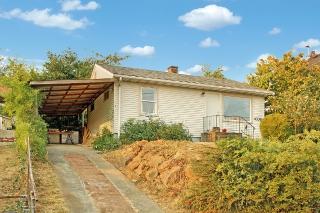 4338 Bennett St, Seattle, WA 98118-2331