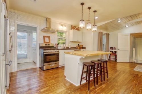 426 Freyer Dr, Marietta, GA 30060-1408
