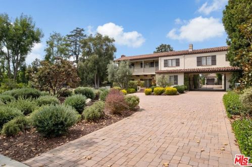 1545 Cleveland Rd, Glendale CA  91202-1007 exterior