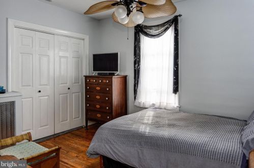 41 Friends Ave, Haddonfield NJ 08033-1500 exterior